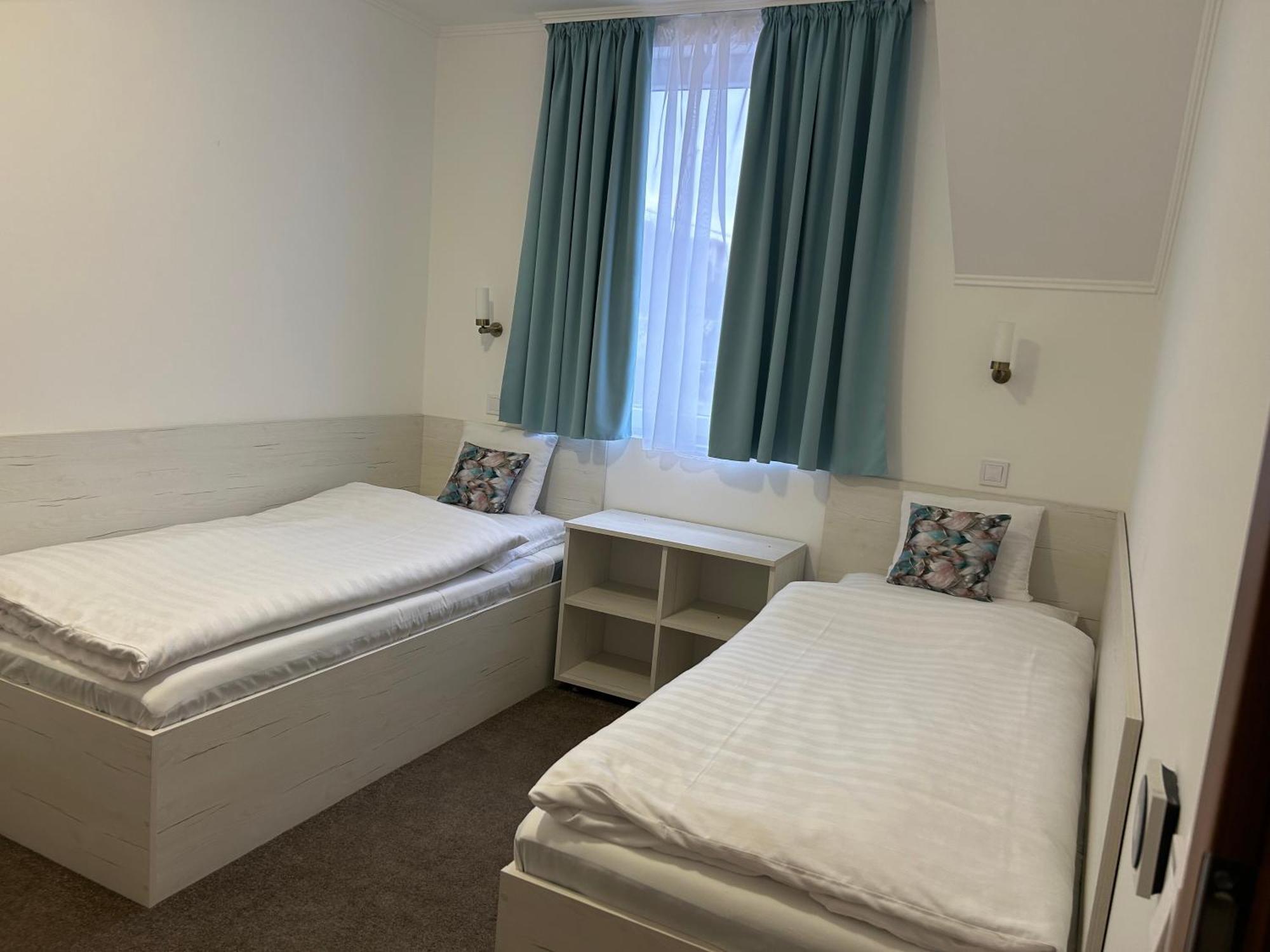 Danelis Hotel Edelény Dış mekan fotoğraf