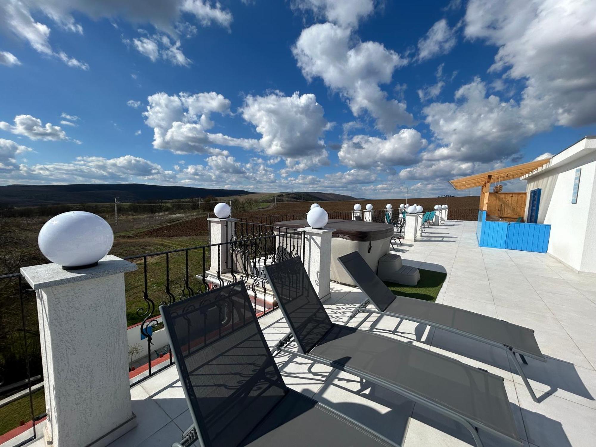 Danelis Hotel Edelény Dış mekan fotoğraf