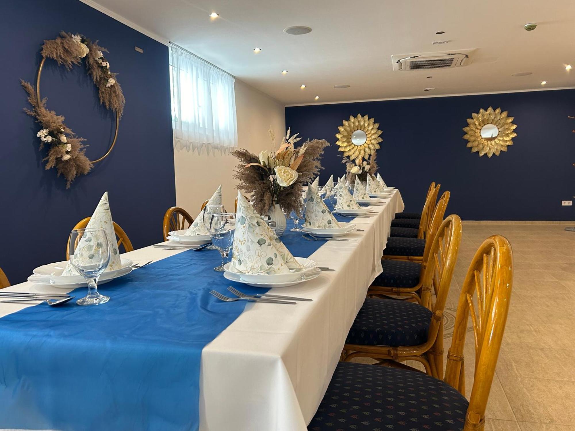 Danelis Hotel Edelény Dış mekan fotoğraf